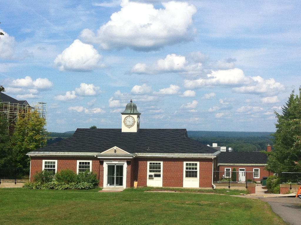 Unb Fredericton Accommodations Eksteriør billede
