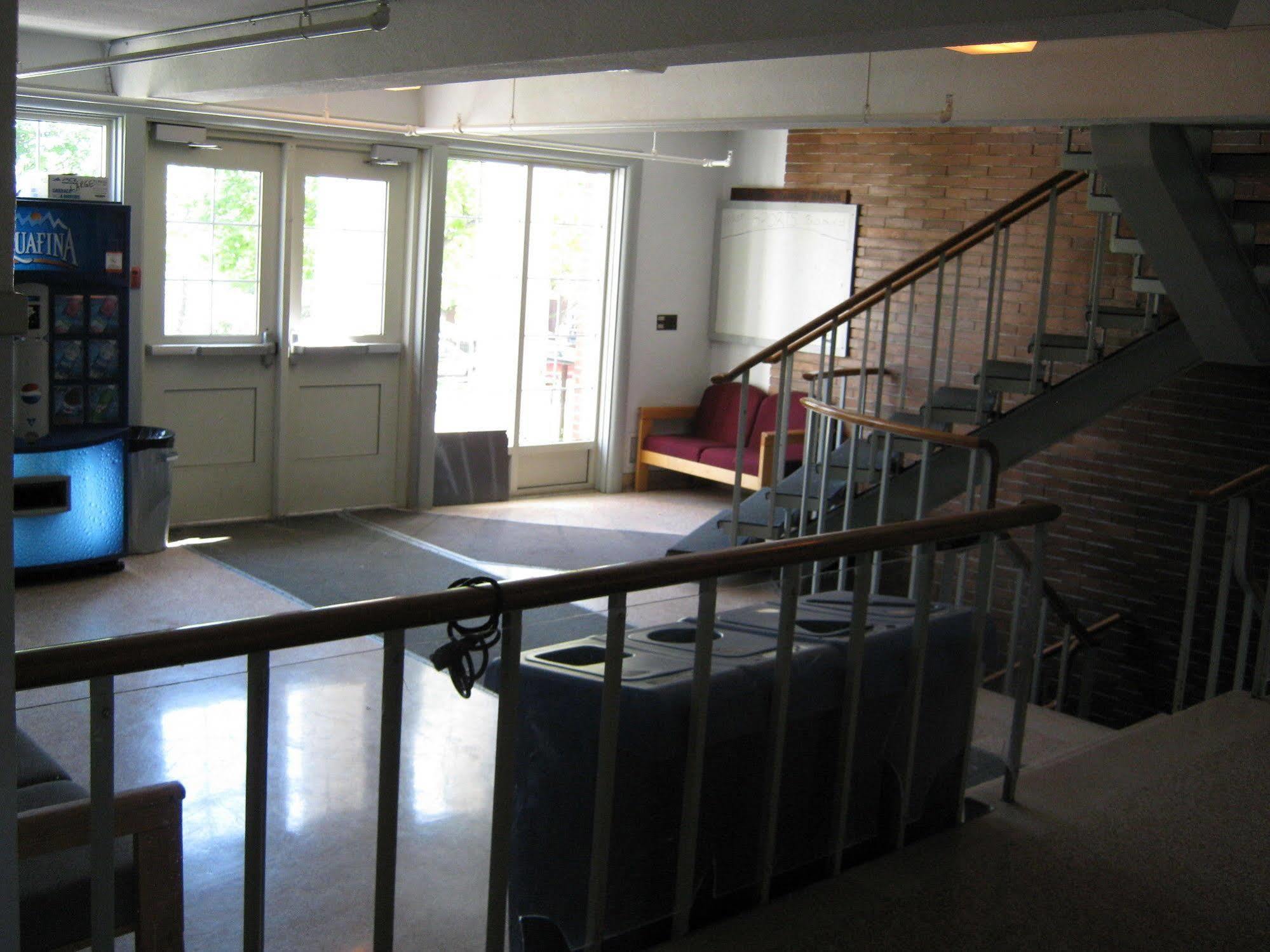 Unb Fredericton Accommodations Eksteriør billede
