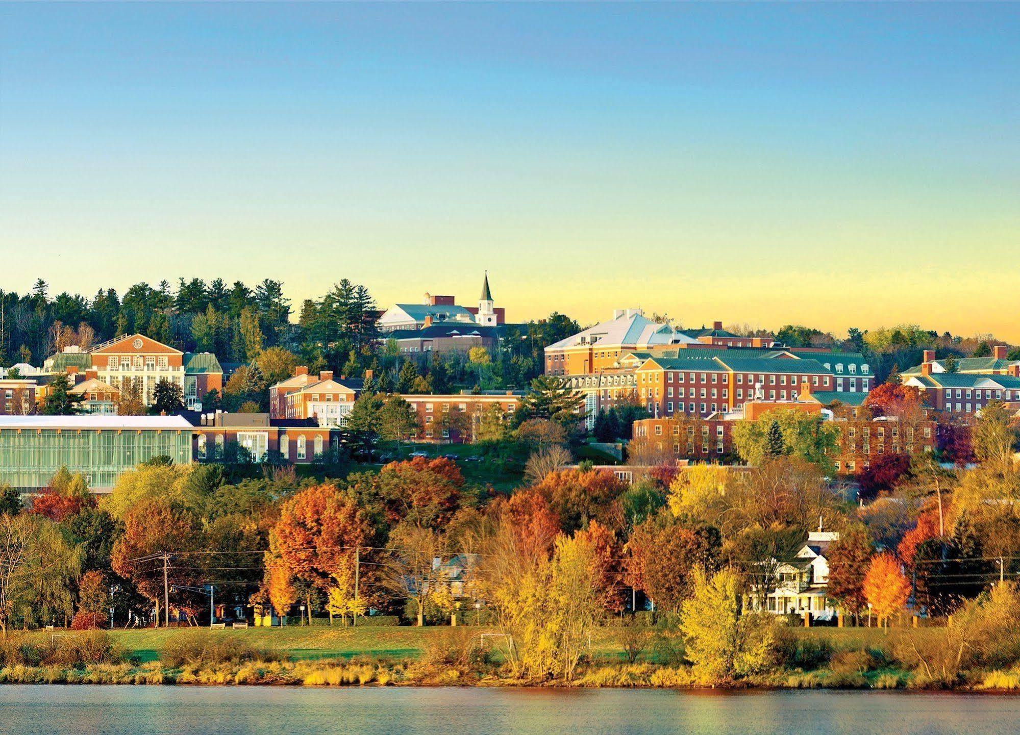 Unb Fredericton Accommodations Eksteriør billede